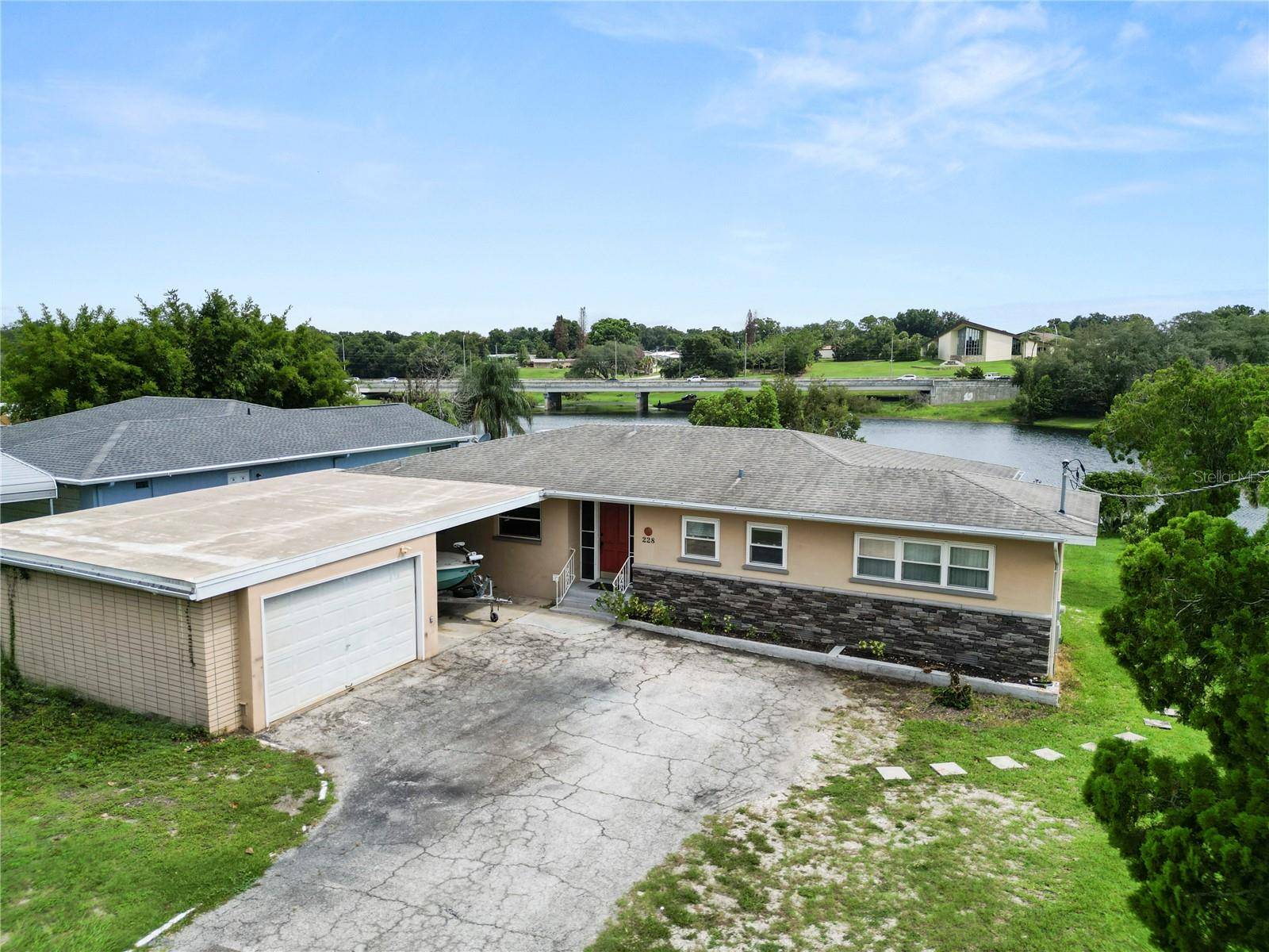 228 W LAKE INA DR, Winter Haven, FL 33884
