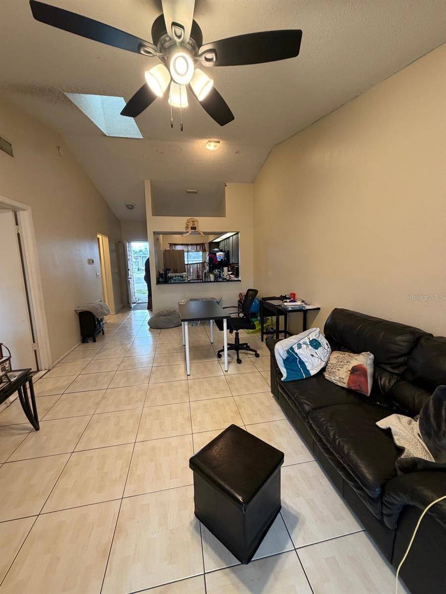 2803 WAXY WILLOW LN, Orlando, FL 32808
