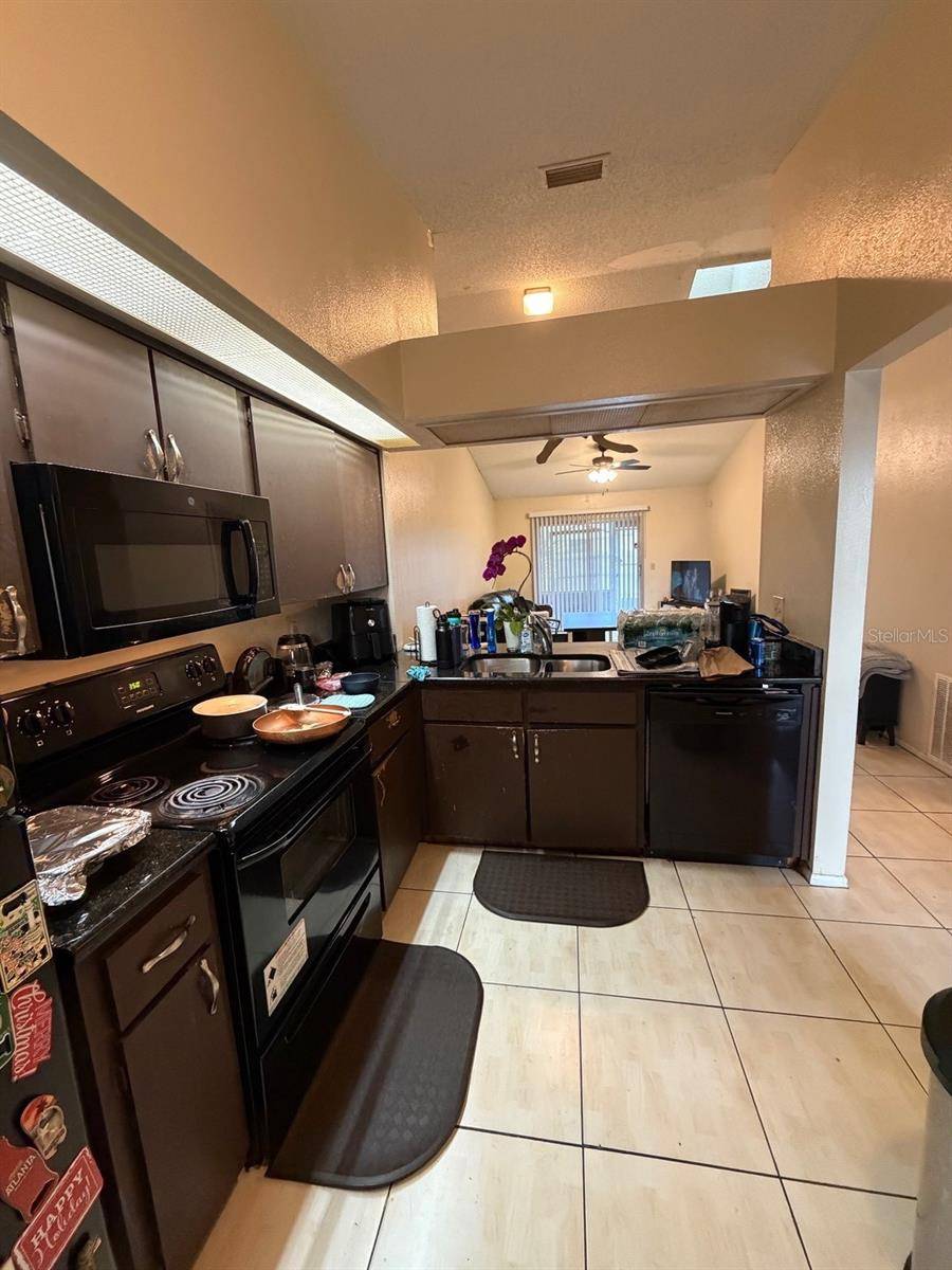 2803 WAXY WILLOW LN, Orlando, FL 32808