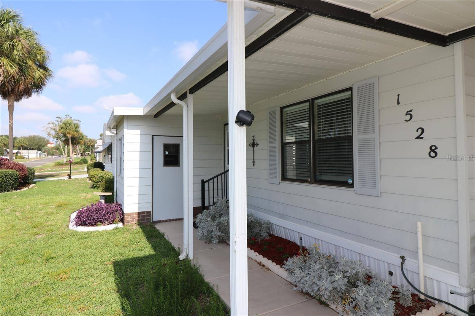 1528 W SCHWARTZ BLVD, Lady Lake, FL 32159