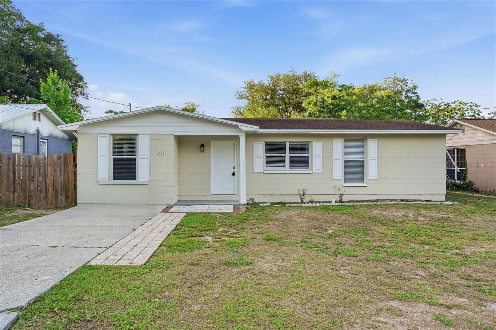 1514 CREST AVE, Leesburg, FL 34748