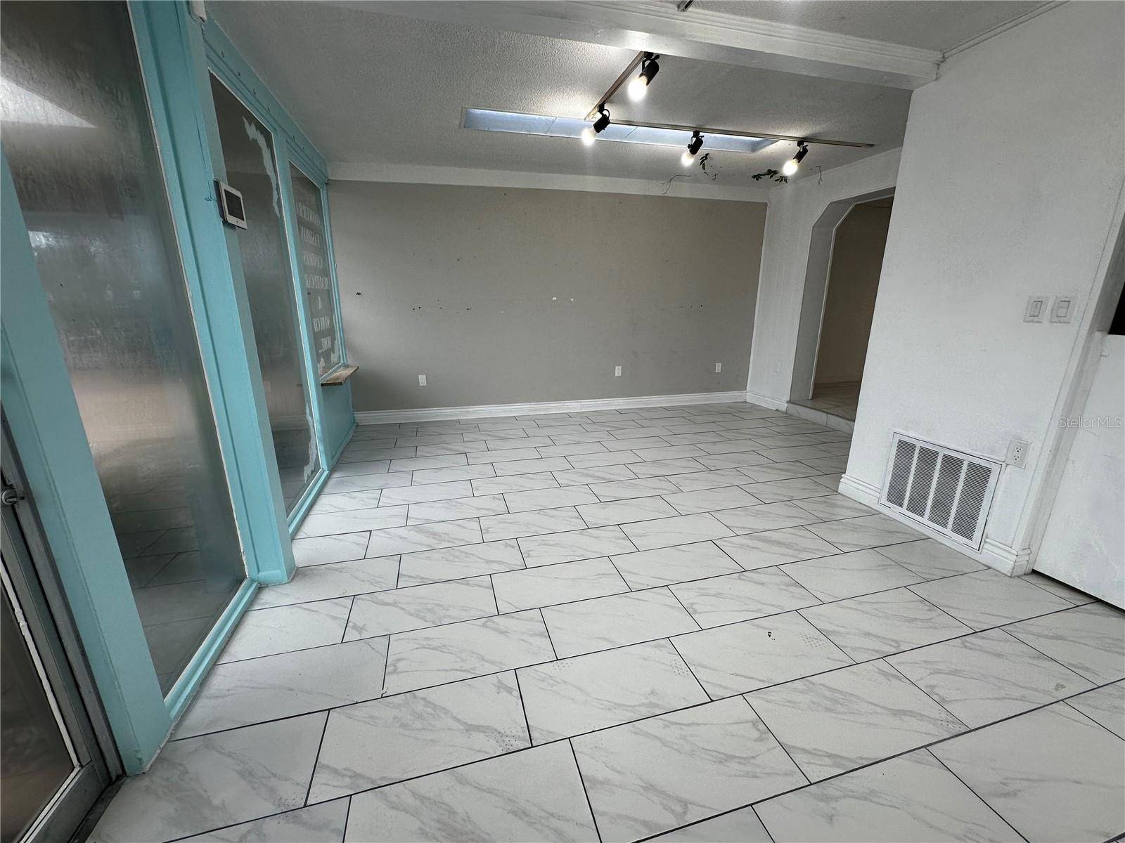 2206 E SILVER SPRINGS BLVD, Ocala, FL 34470