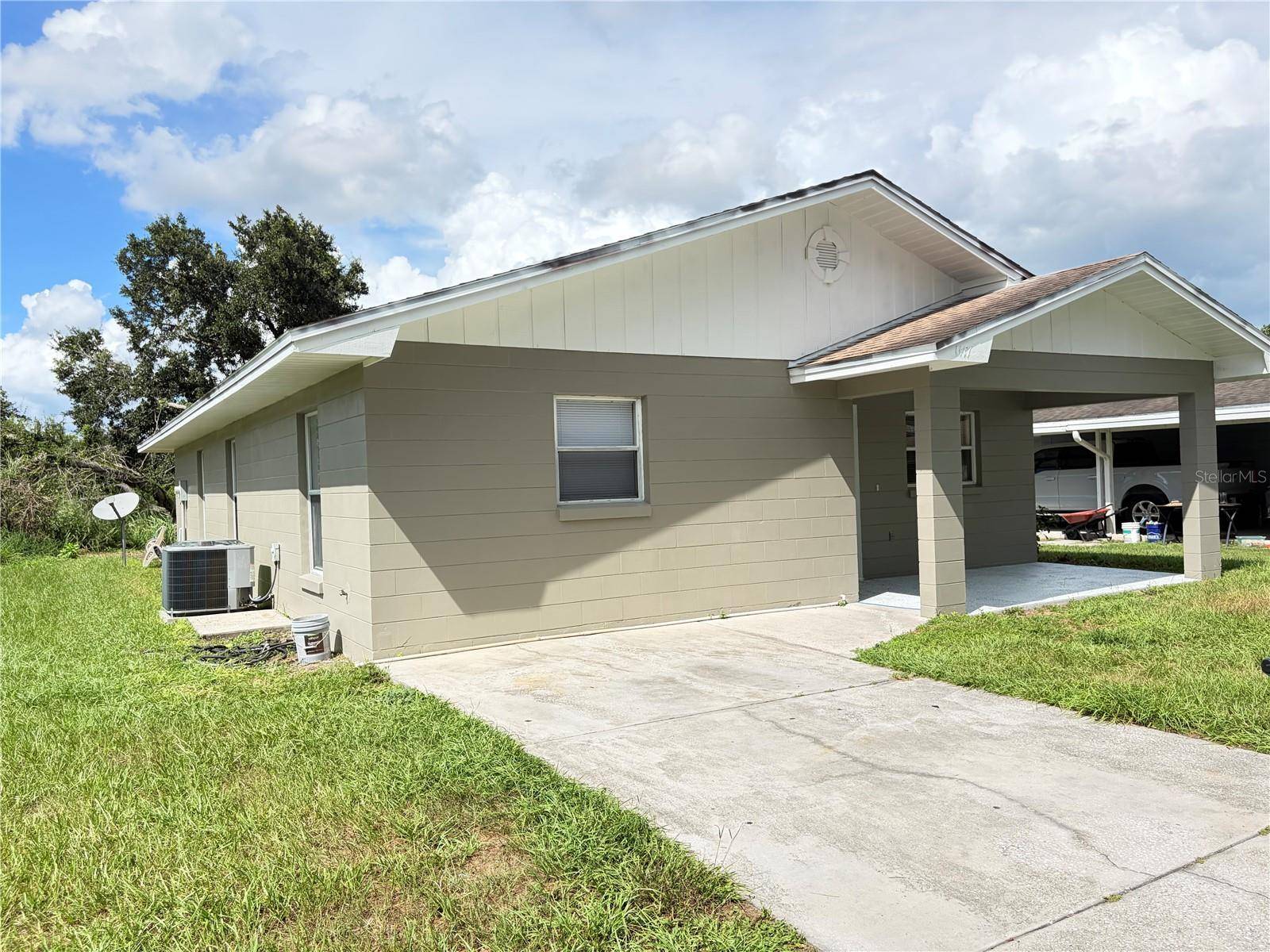 1117 BLOSSOM CIR N, Lakeland, FL 33805