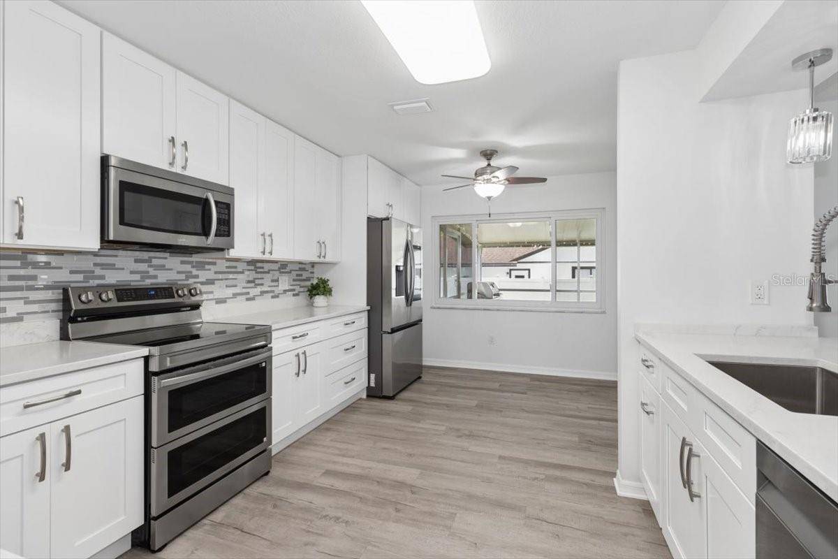 4102 W BANK AVE, Tampa, FL 33624