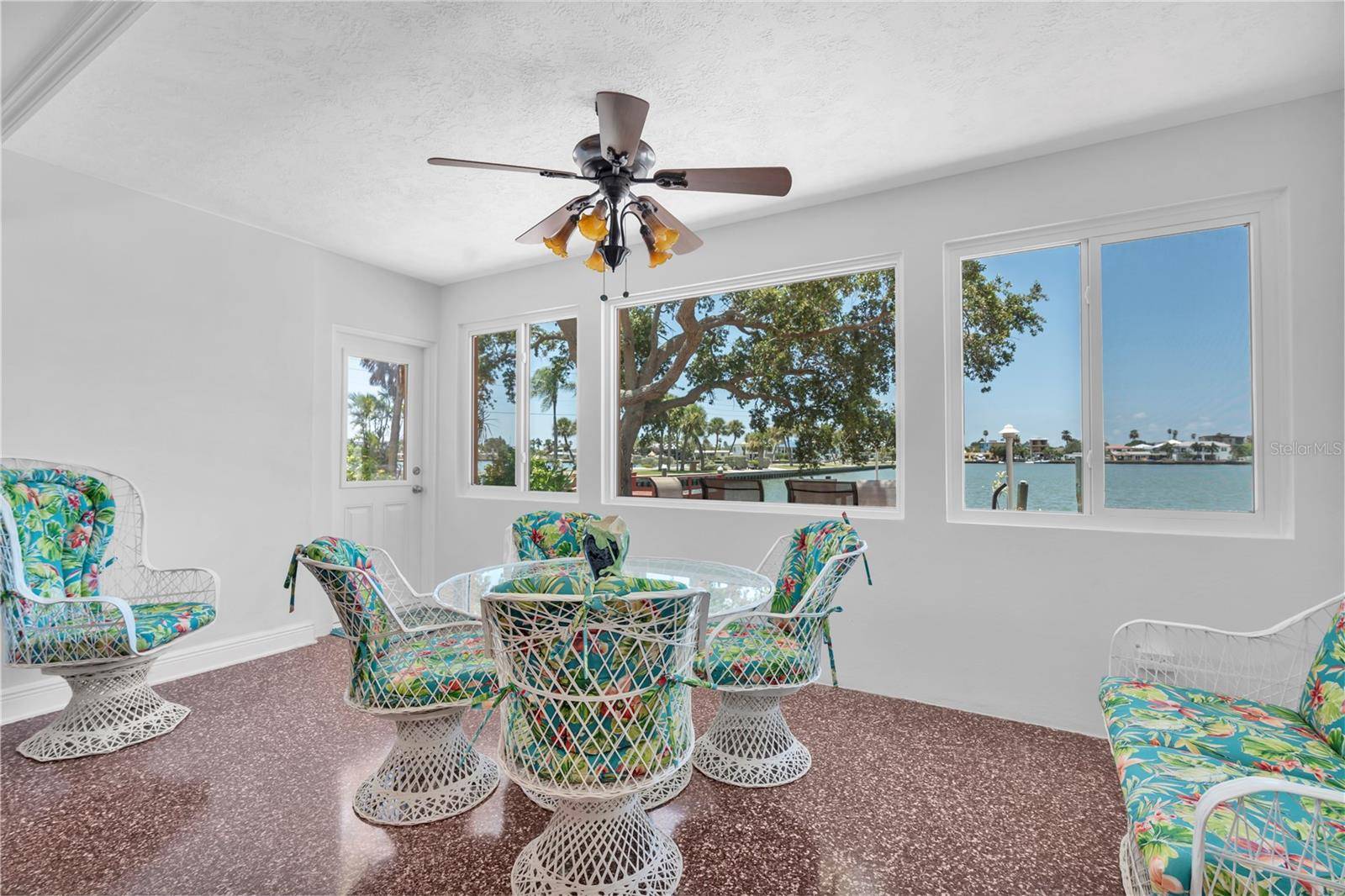 16102 4TH ST E, Redington Beach, FL 33708