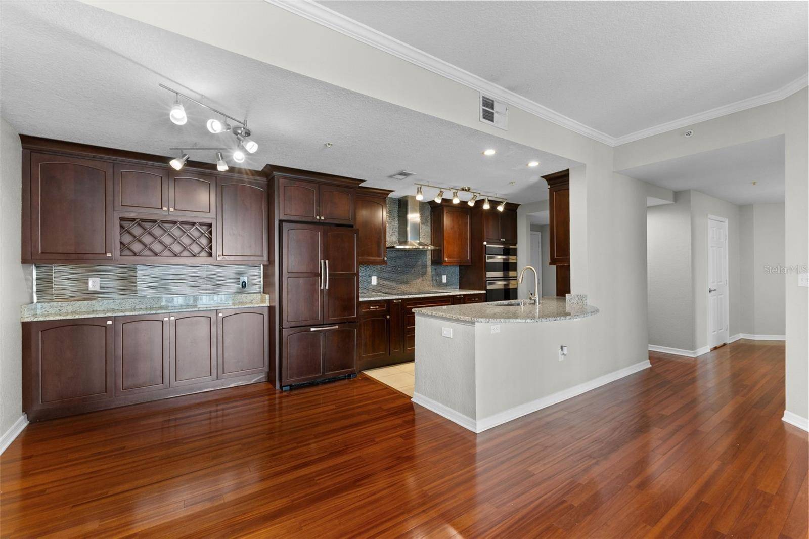 700 S HARBOUR ISLAND BLVD #421, Tampa, FL 33602