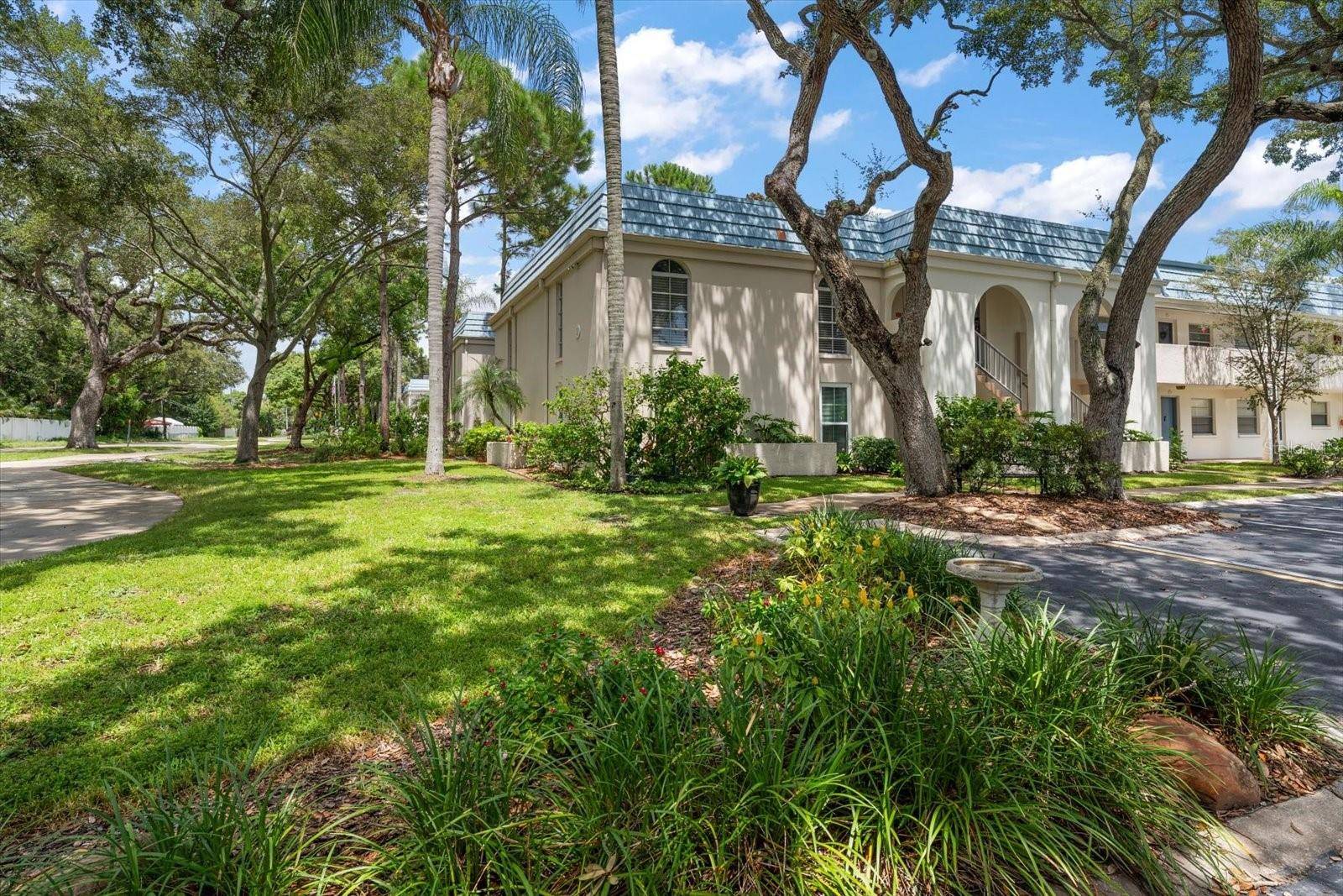 1975 W BAY DR #109, Largo, FL 33770