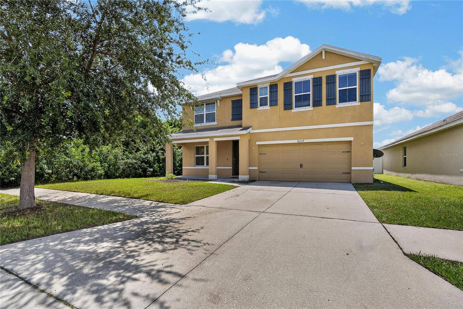 8219 BILSTON VILLAGE LN, Gibsonton, FL 33534