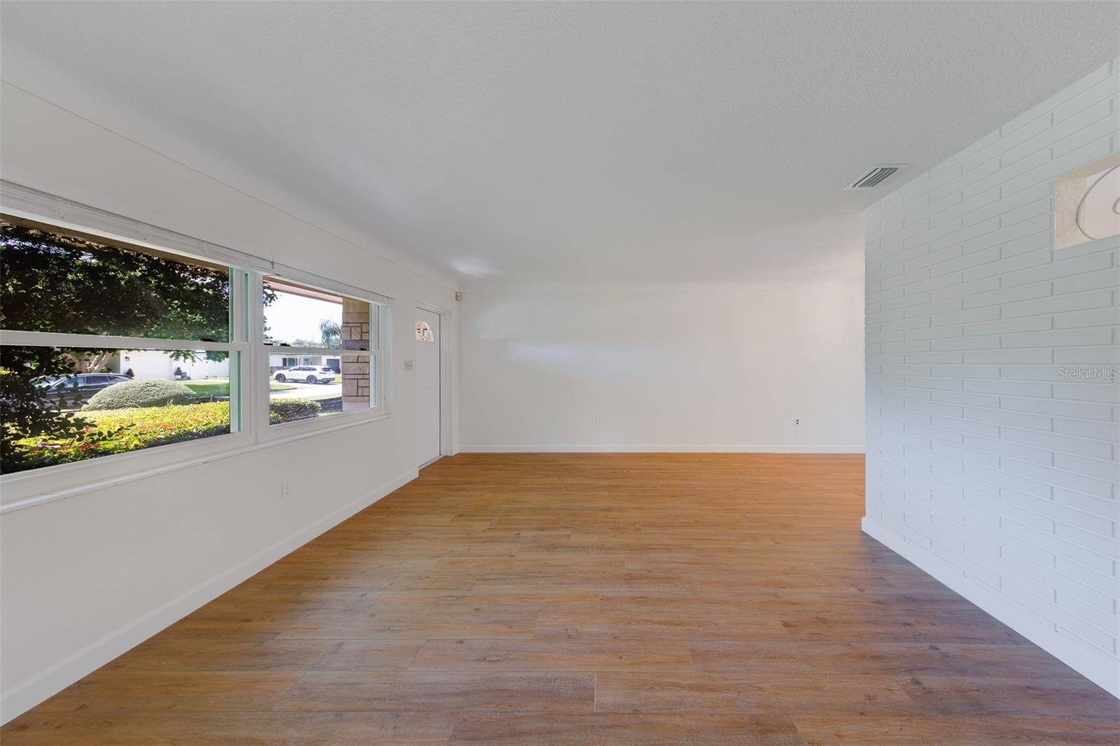 9741 52ND TER N, St Petersburg, FL 33708