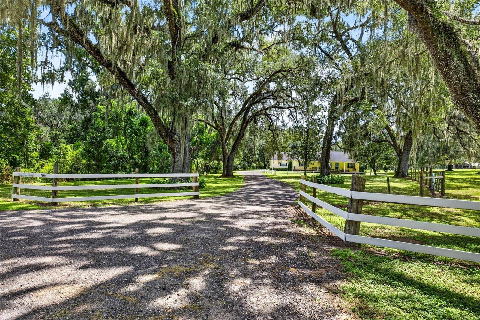 17380 SWEETWATER RD, Dade City, FL 33523