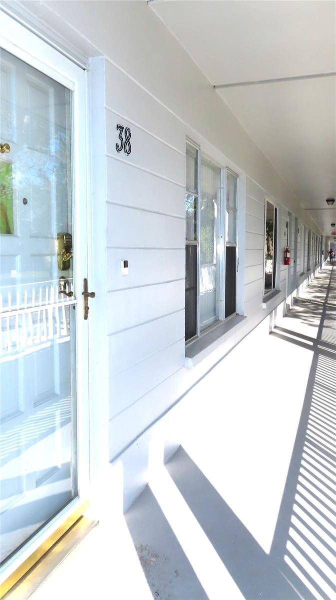 2100 WORLD PARKWAY BLVD #38, Clearwater, FL 33763