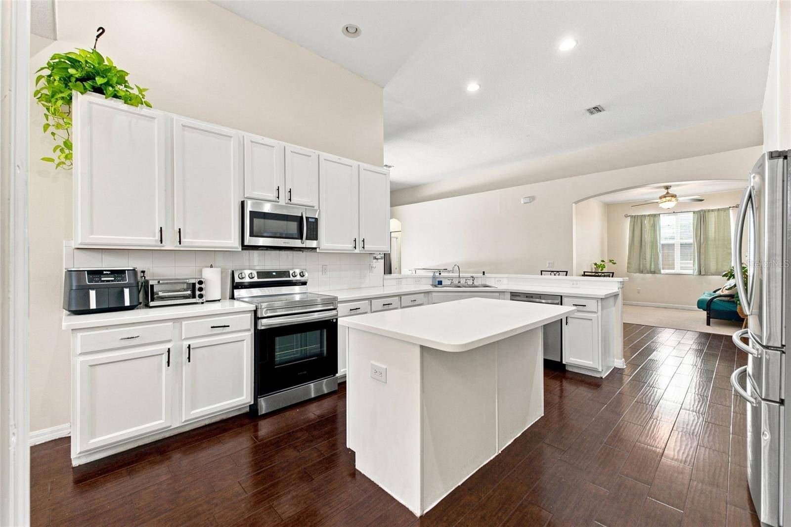 Address not disclosed, Spring Hill, FL 34609