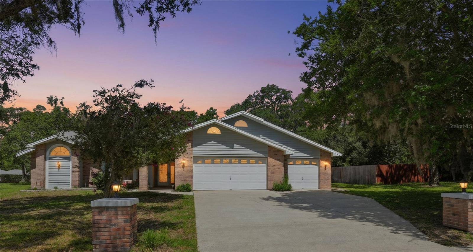 18451 WINDING OAKS BLVD, Hudson, FL 34667