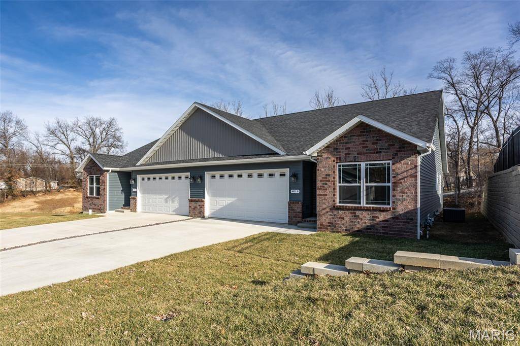652 N Kansas ST #652-A & B, Edwardsville, IL 62025