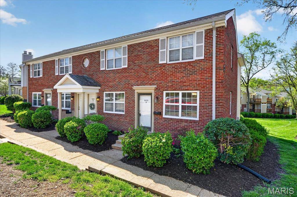 9028 Cardinal TER, Brentwood, MO 63144