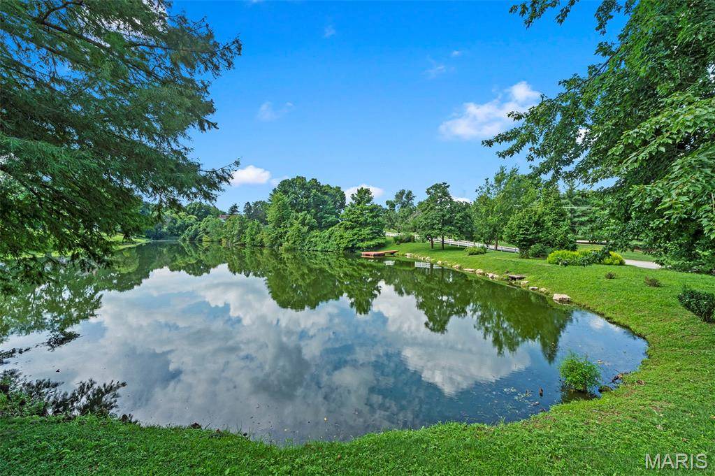 1841 Newburyport RD, Chesterfield, MO 63005