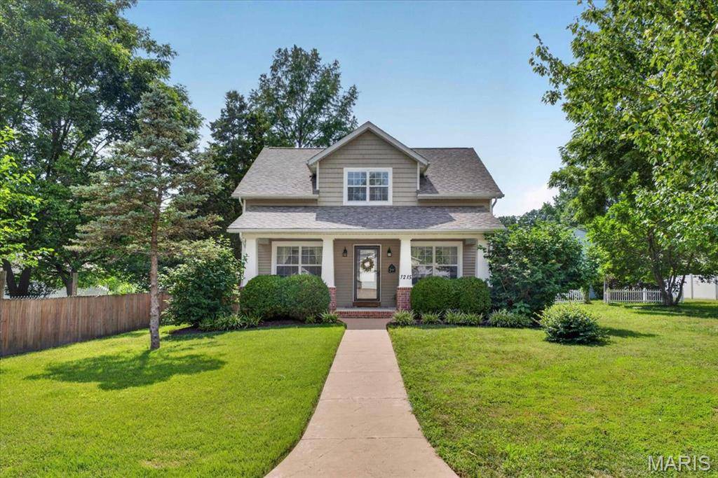 1215 Oakland AVE, Edwardsville, IL 62025