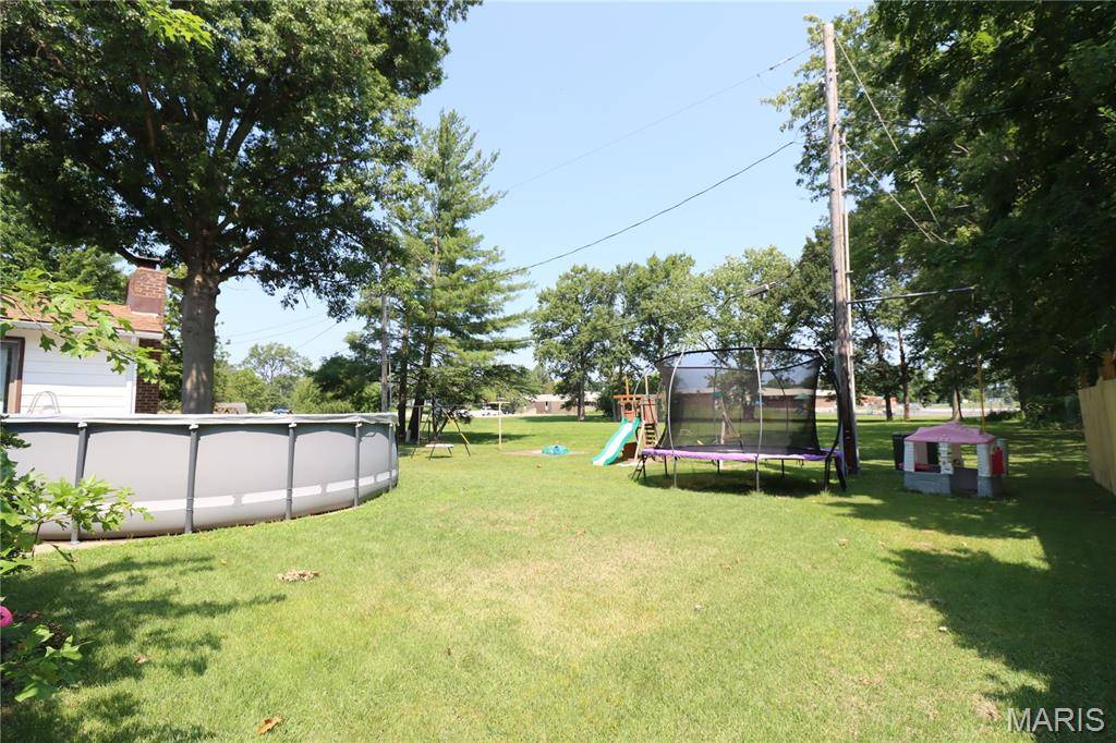 1213 Killarney DR, Greenville, IL 62246