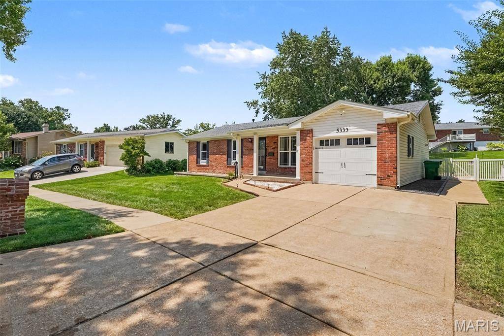 5333 Victron DR, Oakville, MO 63129