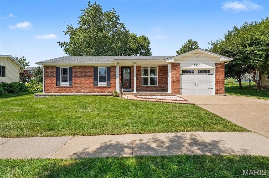 5333 Victron DR, Oakville, MO 63129