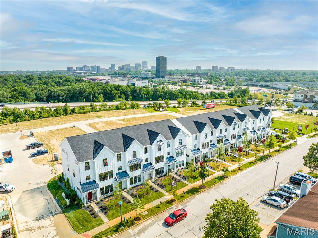 8910 E Gateway HTS #82-504, Richmond Heights, MO 63144