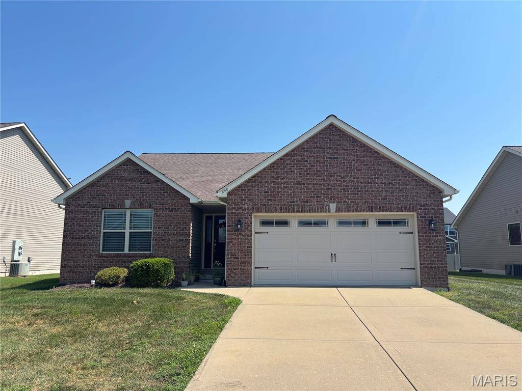 840 Topaz CT, Mascoutah, IL 62258