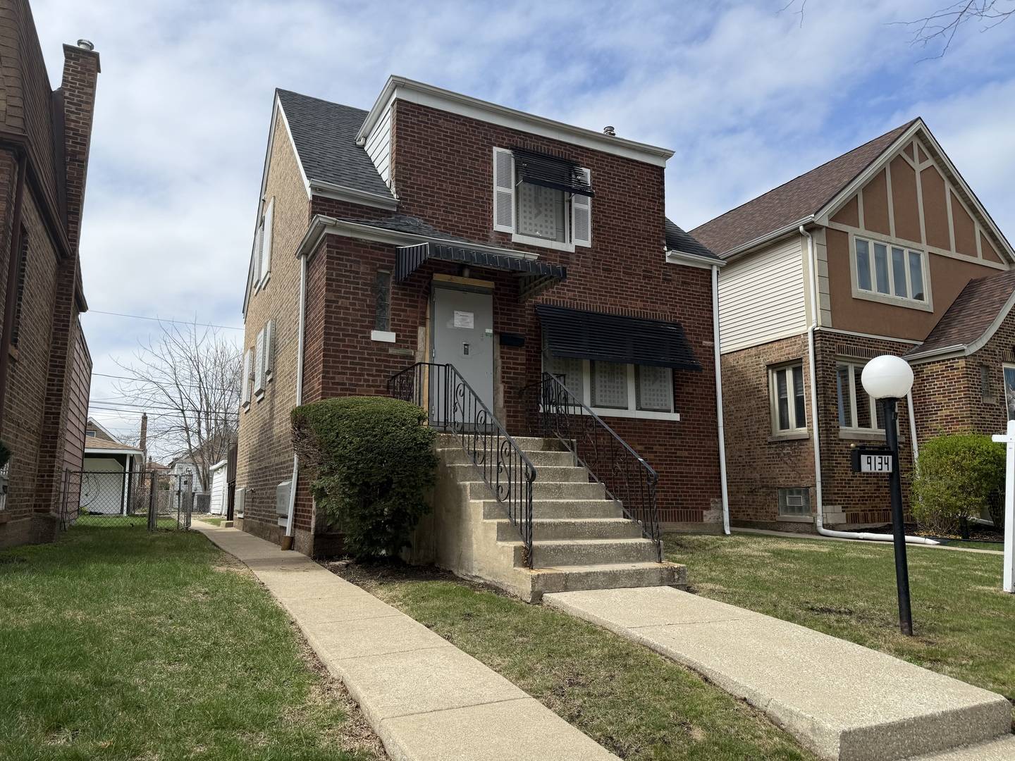 9134 S paxton AVE, Chicago, IL 60617