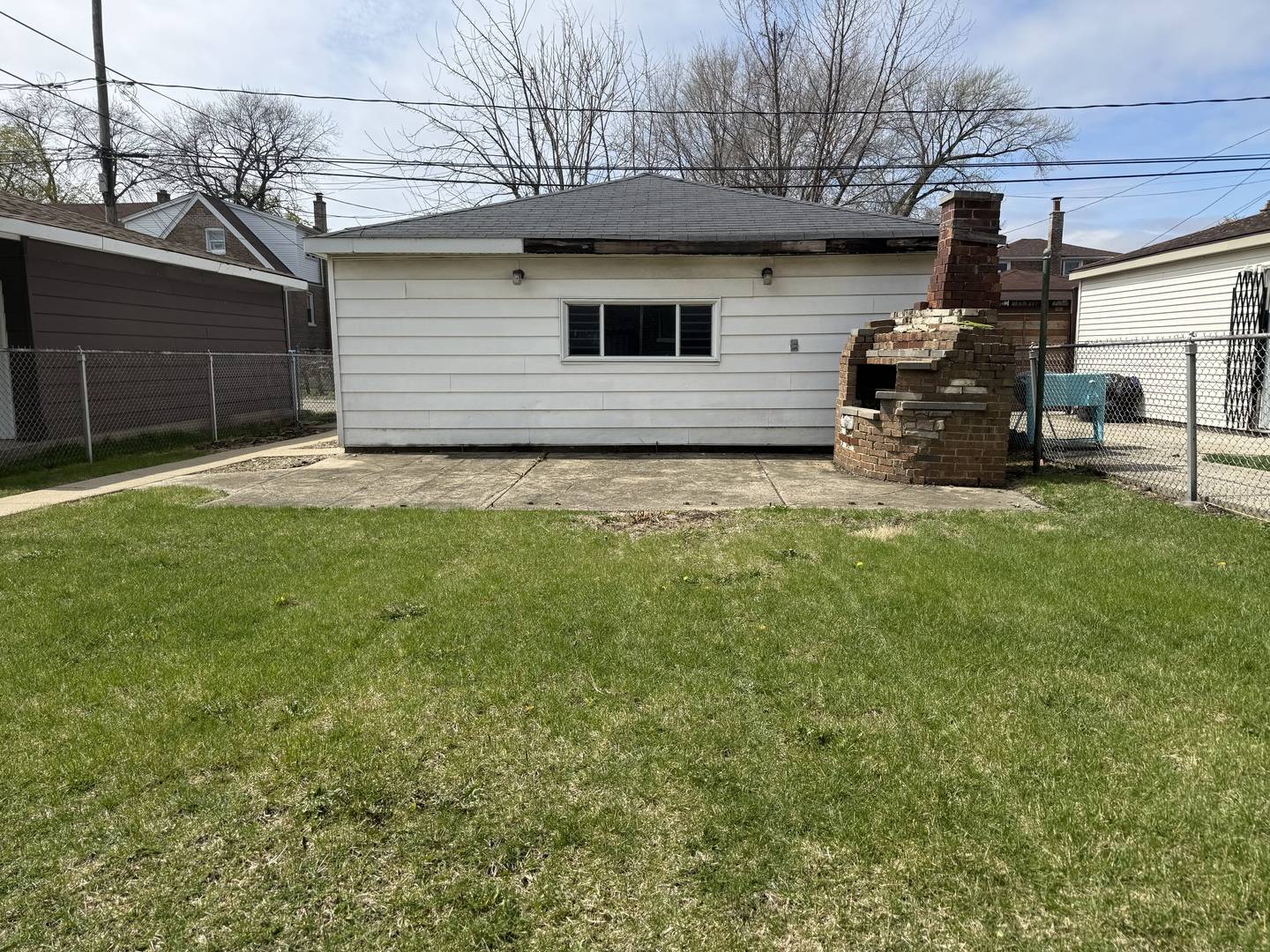 9134 S paxton AVE, Chicago, IL 60617