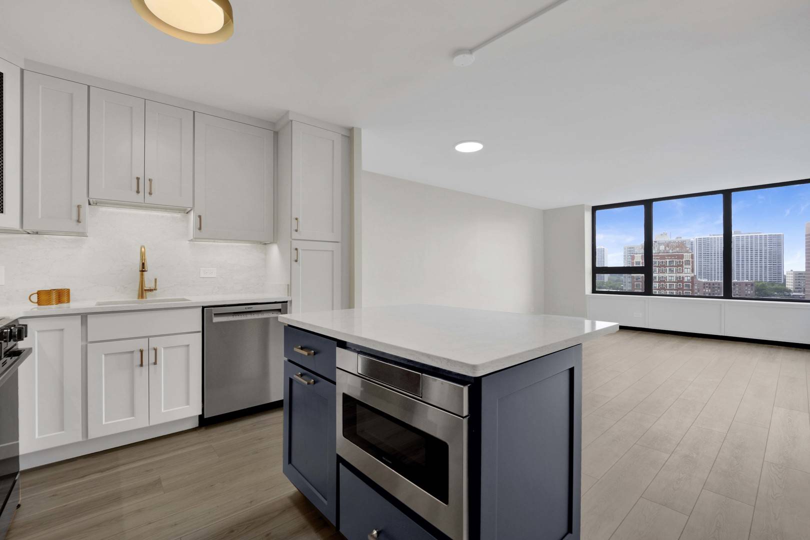 3930 N Pine Grove AVE #1405, Chicago, IL 60613