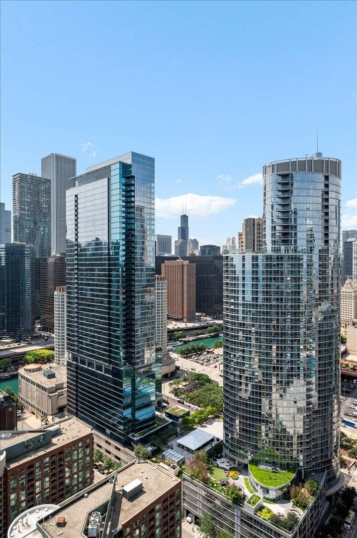 505 N McClurg CT #3706, Chicago, IL 60611