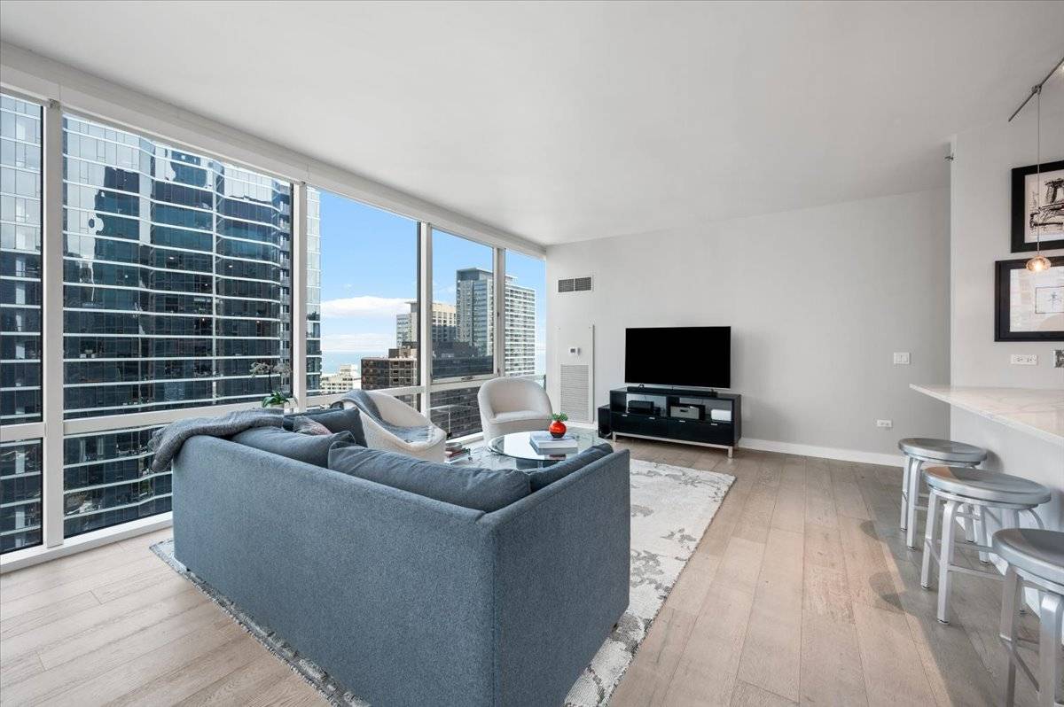 505 N McClurg CT #3706, Chicago, IL 60611