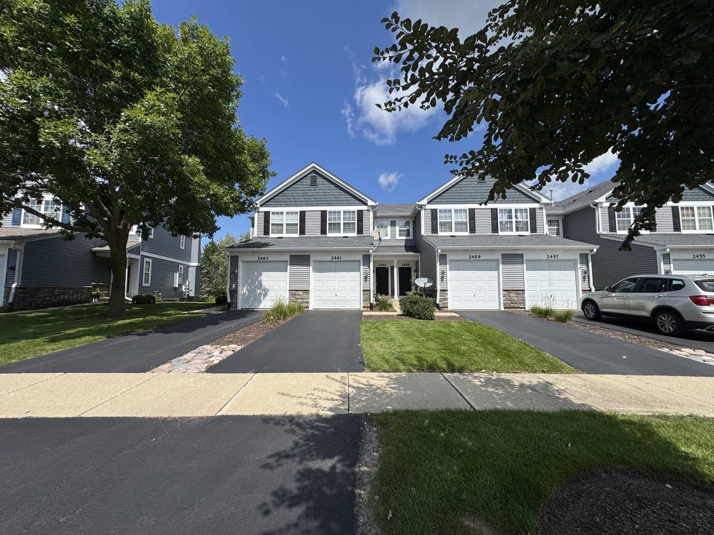 2461 Oneida LN, Naperville, IL 60563