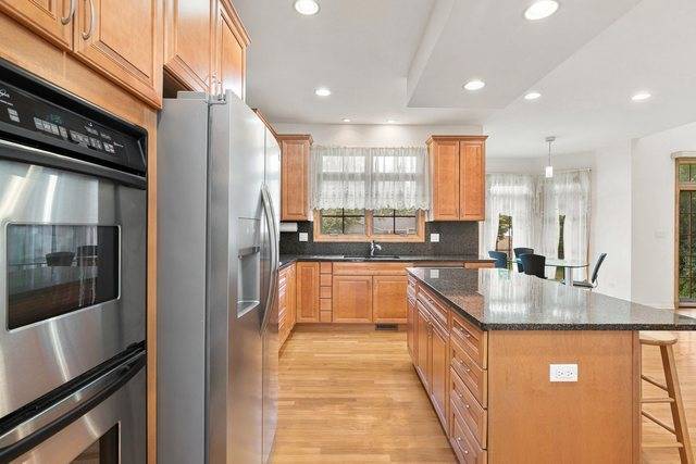 136 Oakwood AVE, Des Plaines, IL 60016