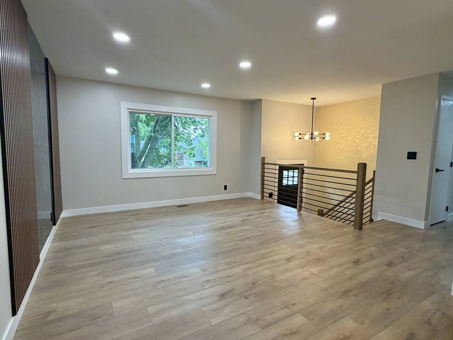 807 Hayward AVE, Streamwood, IL 60107