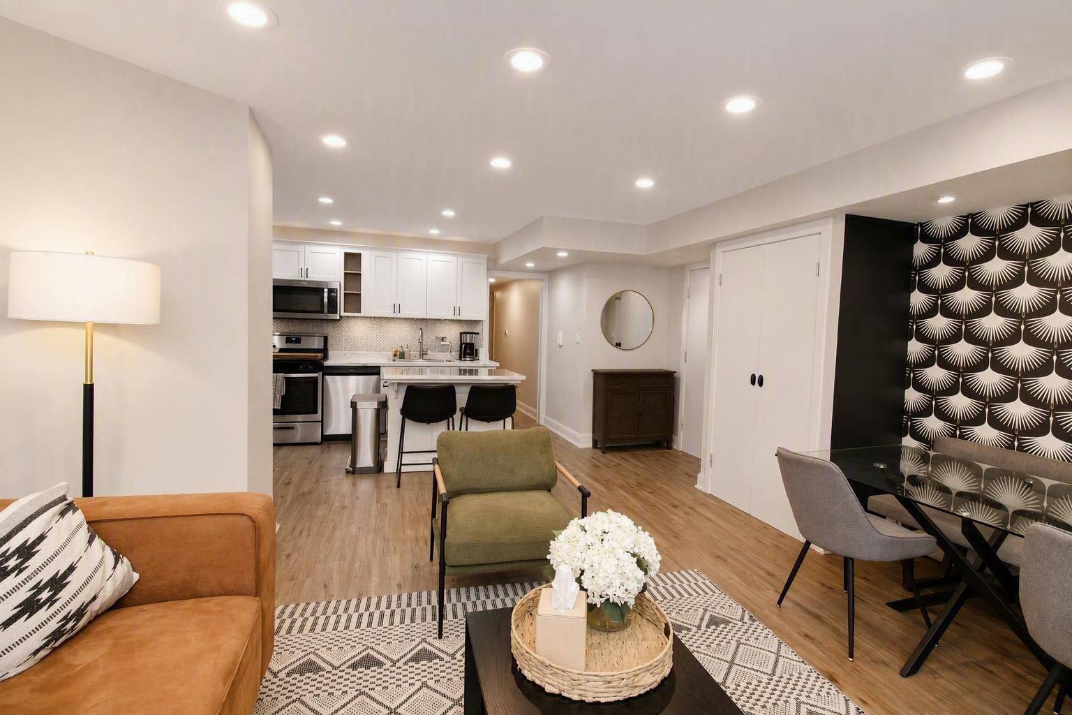 4733 N Kenmore AVE #4, Chicago, IL 60640