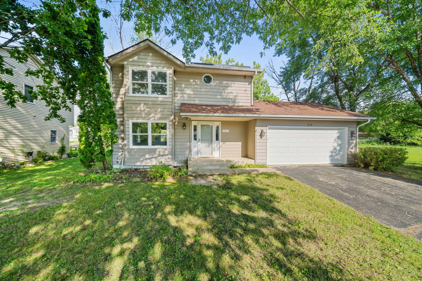 508 Pembroke RD, Poplar Grove, IL 61065