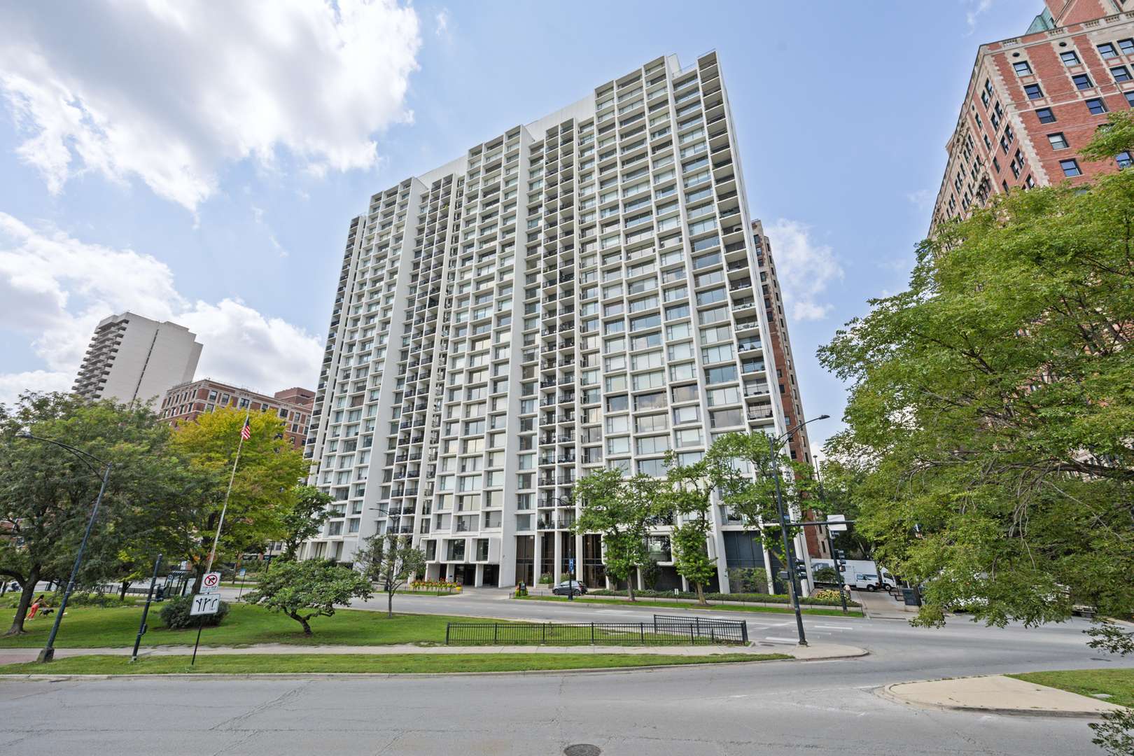 3200 N Lake Shore DR #2604, Chicago, IL 60657