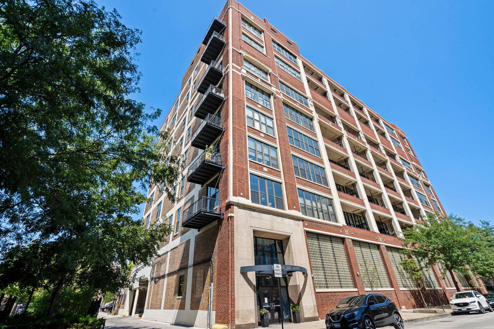 320 E 21ST ST #808, Chicago, IL 60616