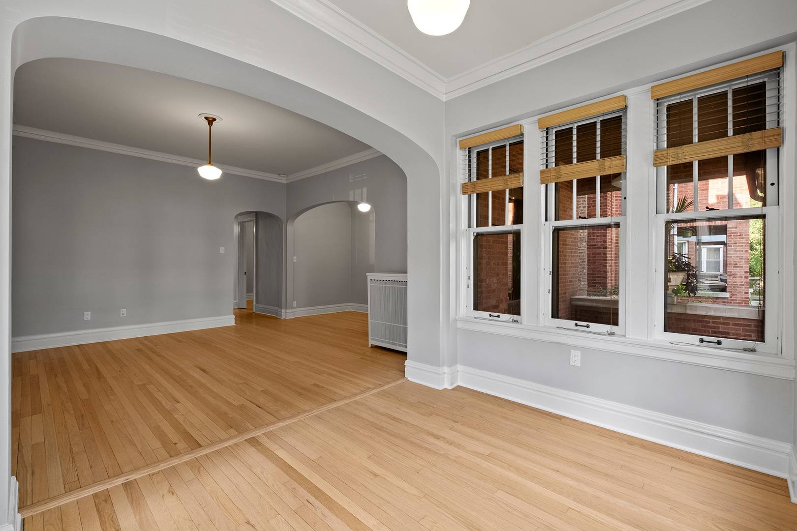 1335 W Thorndale AVE #1, Chicago, IL 60660