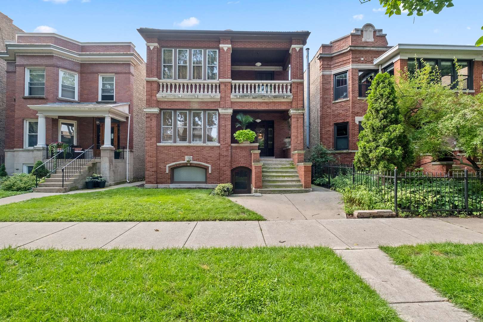 1335 W Thorndale AVE #1, Chicago, IL 60660