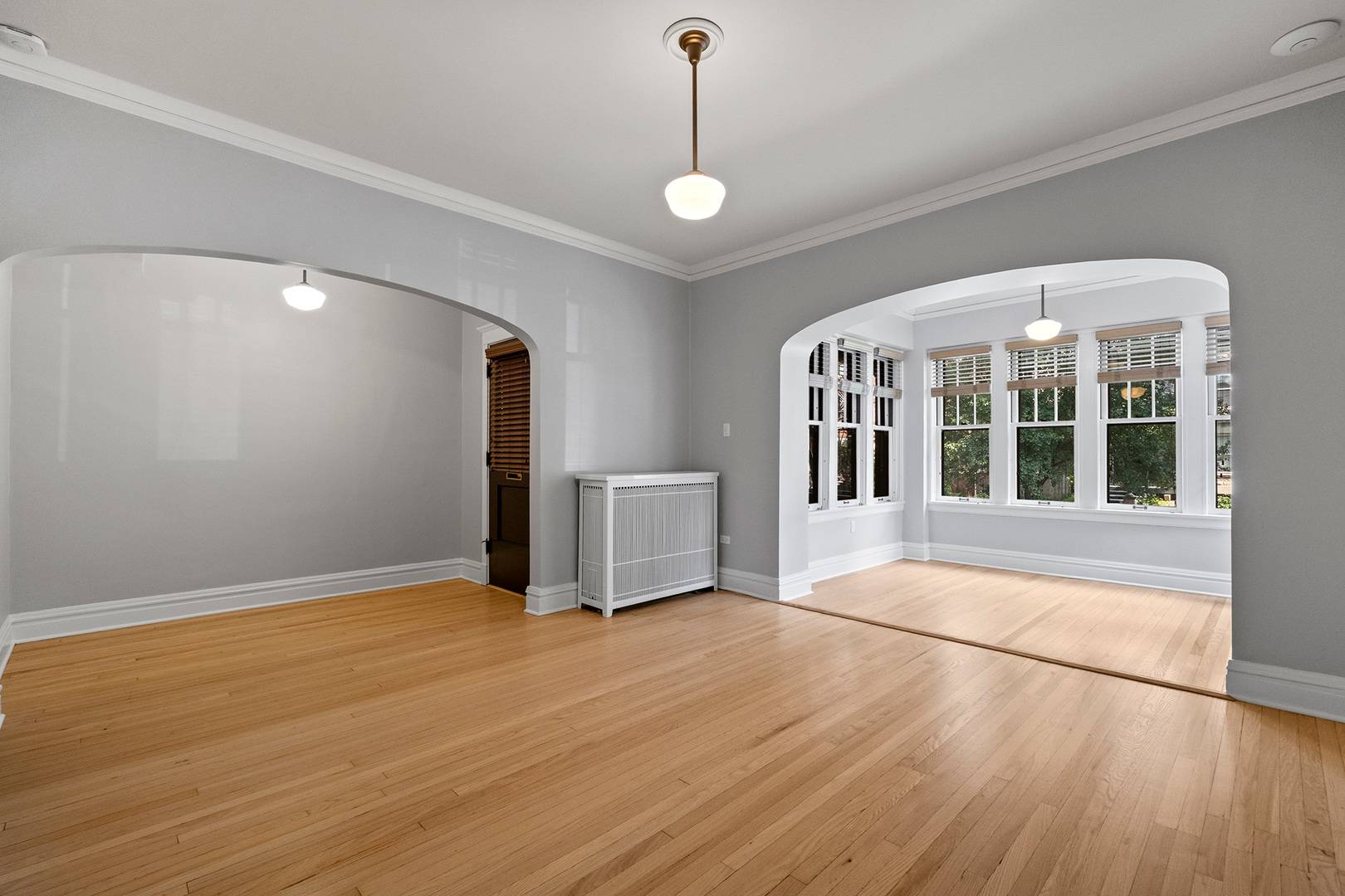 1335 W Thorndale AVE #1, Chicago, IL 60660