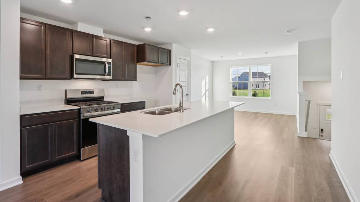 1385 Oakfield LN, Pingree Grove, IL 60140