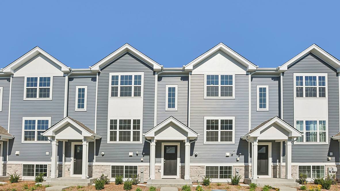 1385 Oakfield LN, Pingree Grove, IL 60140