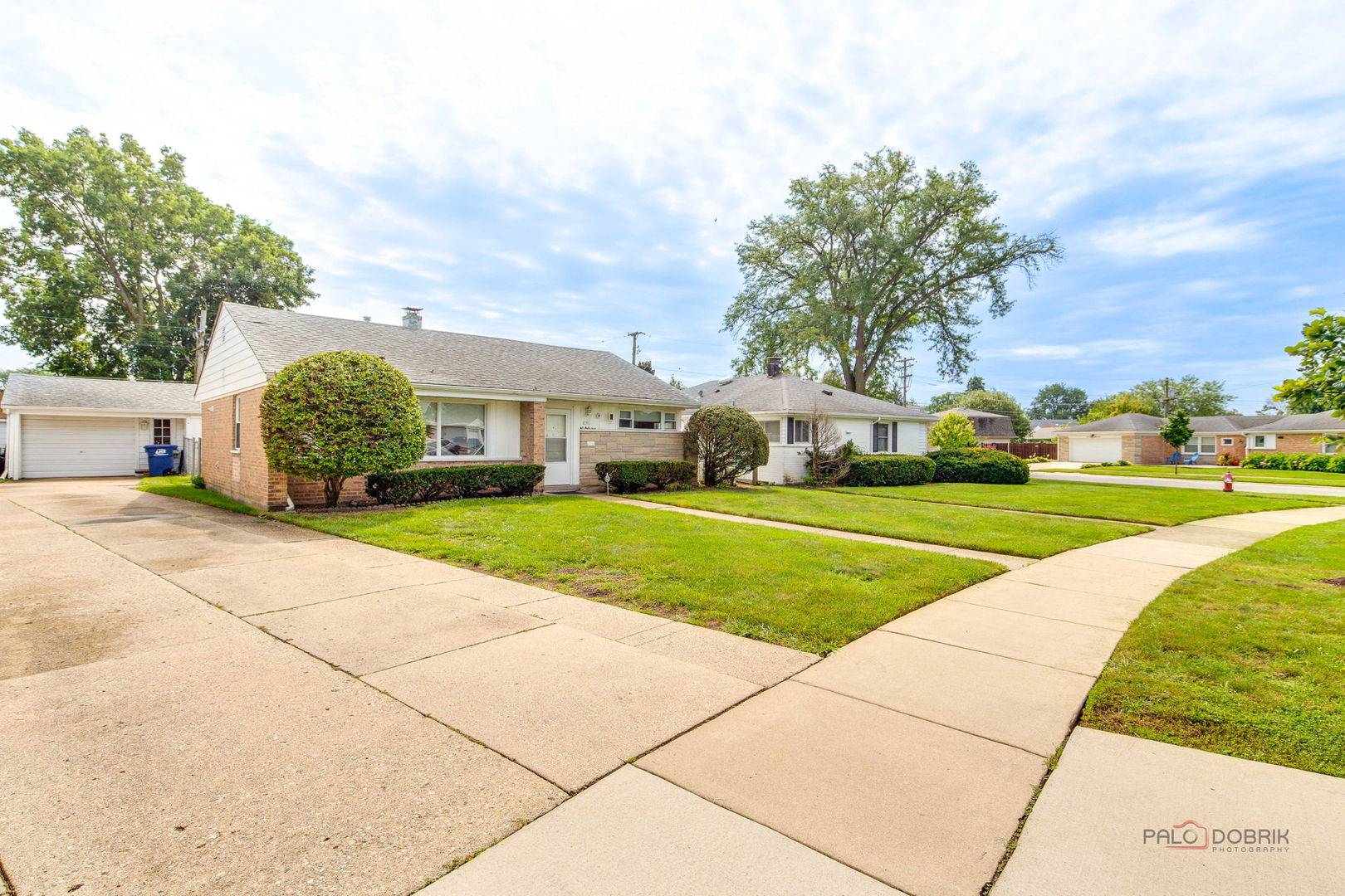 1091 E Villa DR, Des Plaines, IL 60016