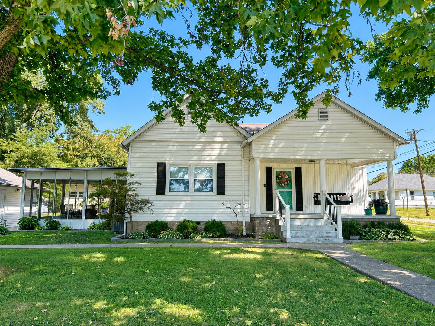 302 James ST, Carterville, IL 62918