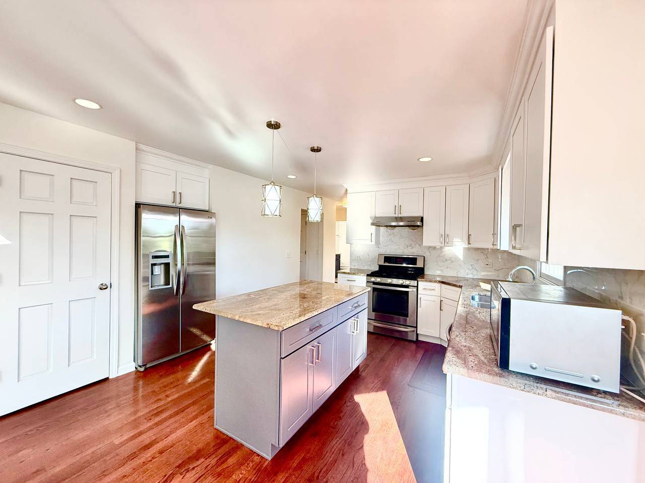 2825 Tory CT, Lisle, IL 60532