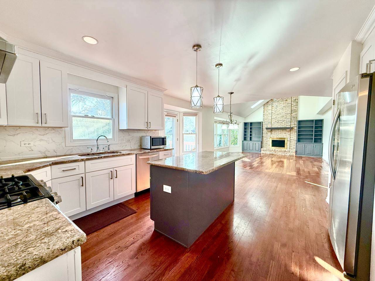 2825 Tory CT, Lisle, IL 60532