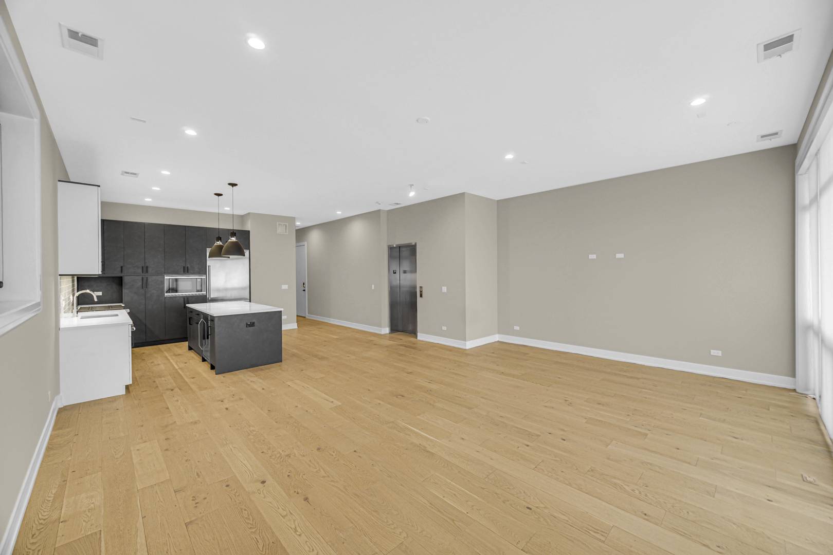 1203 W Augusta BLVD #2S, Chicago, IL 60642