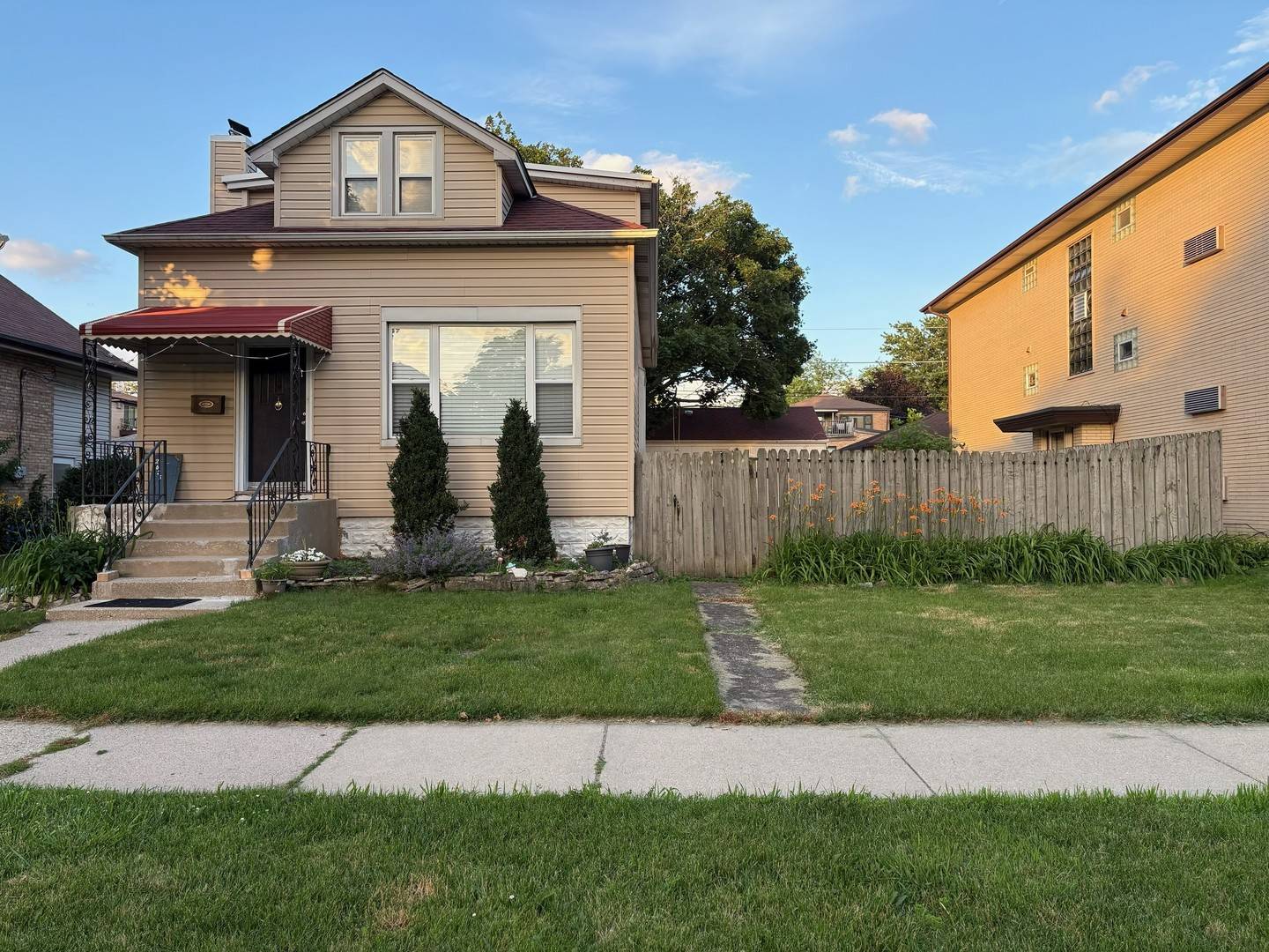 2635 N 73rd AVE, Elmwood Park, IL 60707