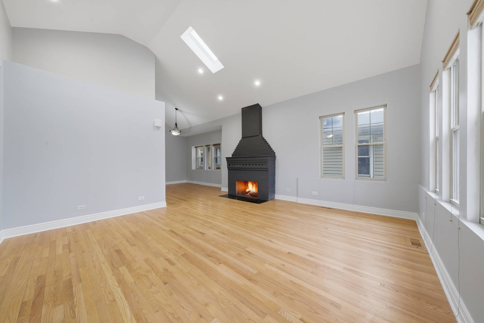 4545 N Lawndale AVE, Chicago, IL 60625